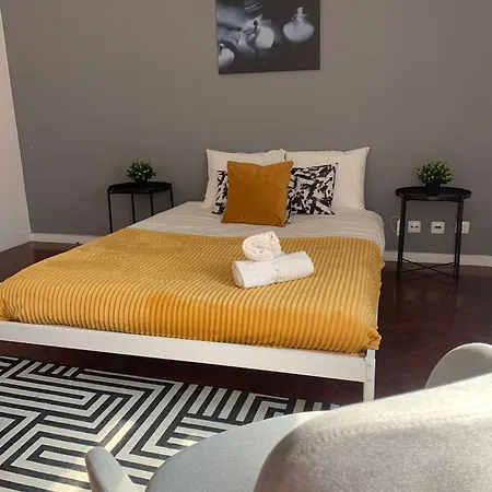 旅馆 Rooms, Location For Tourists *